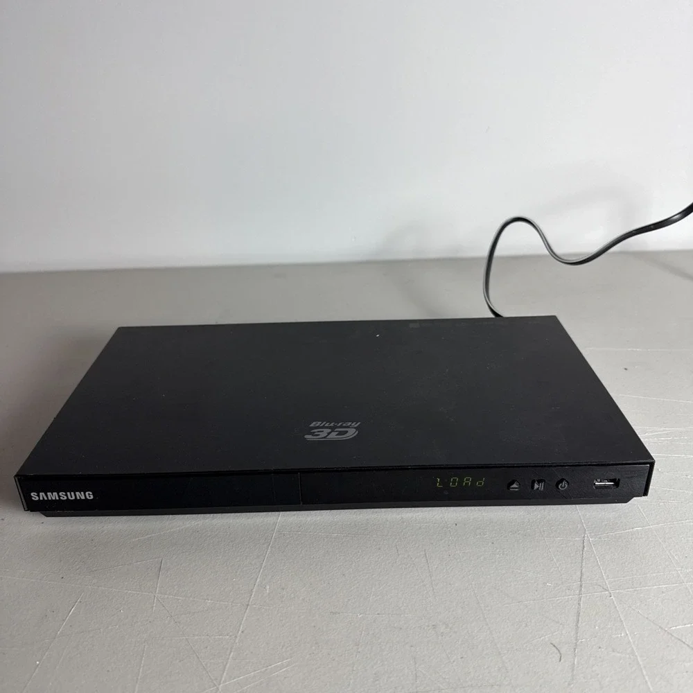 Samsung BD-E5900 3D Blu-Ray Disc & DVD Player - No Remote - Working!